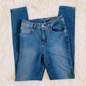 Zara Women's Blue Skinny Jeans, size 4, waist 26”, rise 9.5”, New